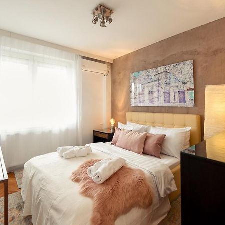 New - Elegant Duplex With Amazing View & Balcony - Homey Residence Bukarest Eksteriør billede