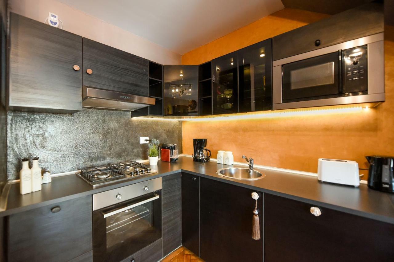 New - Elegant Duplex With Amazing View & Balcony - Homey Residence Bukarest Eksteriør billede
